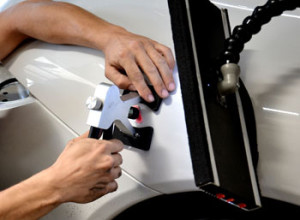 Видалення вм'ятин без фарбування в Києві bespokrasochnoe-udalenie-vmyatin-bez-pokraski-v-kieve-300x220