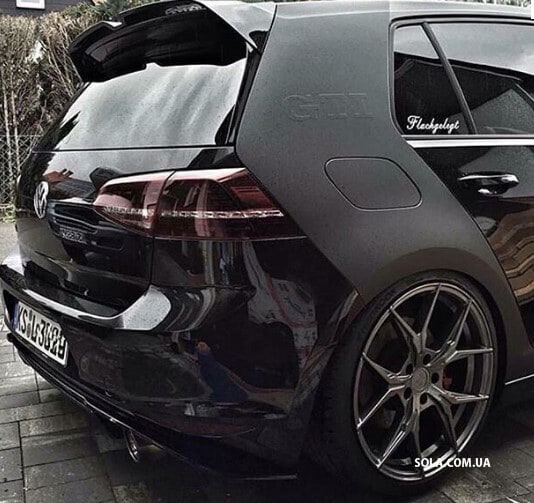 Использование жидкой резины plasti dip (пласти дип) для покраски автомобилей process-pokraski-avtomobilya-v-kotorom-ispolzuetsya-zhidkaya-rezina